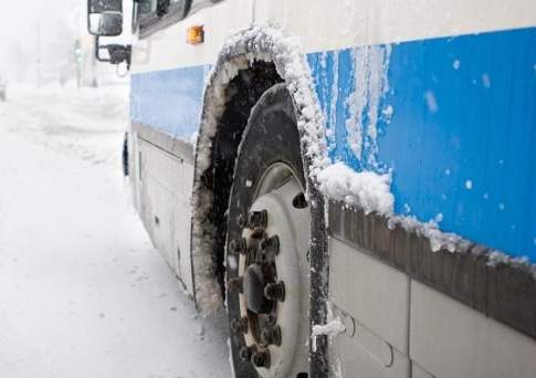 Автобус с 17 юными хоккеистами спасли на трассе в Акмолинской области