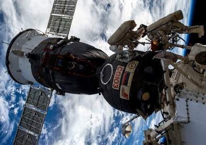 Транспортный пилотируемый корабль «Союз МС-09» с заделанным отверстием отстыковался от МКС