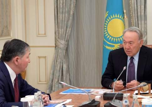 Надо учить английский язык, не забывая о казахском - Назарбаев