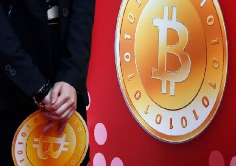 Эксперты ожидают снижения курса биткоина