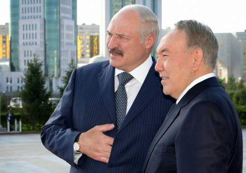Назарбаев обсудил с Лукашенко вопросы взаимодействия в рамках ЕАЭС