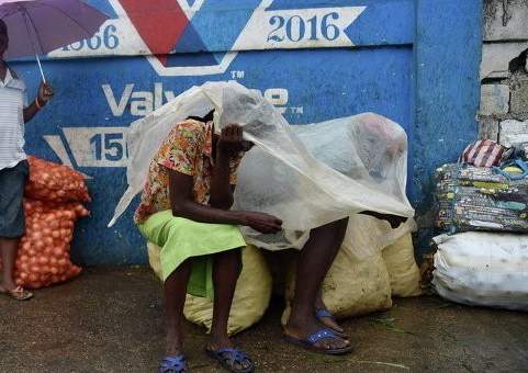 Число жертв урагана "Мэтью" на Гаити увеличилось до одной тысячи человек