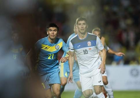 Президент Атамбаев порадовался победе футболистов КР над казахстанцами