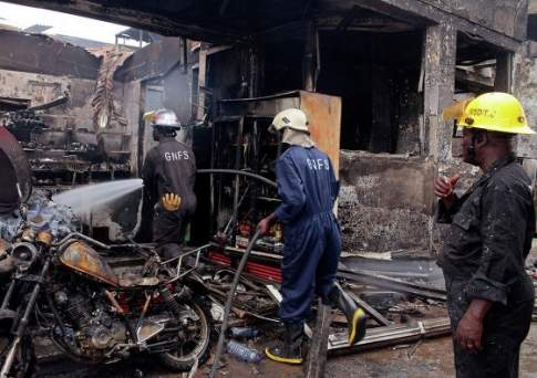 Число жертв взрыва на АЗС и наводнений в Гане превысило 200 человек