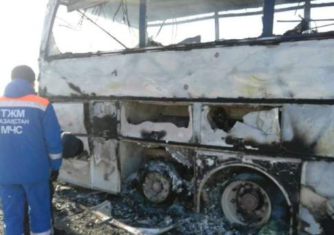 Водители сгоревшего с людьми автобуса в Актюбинской области обвиняются в инциденте