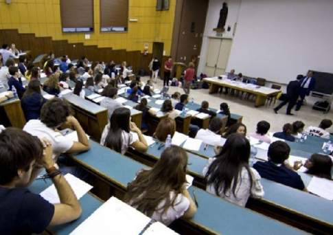 Недоверием к качеству образования в вузах РК объяснил обучение казахстанцев в РФ Назарбаев