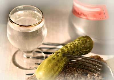 В Актюбинске пятилетняя девочка отравилась водкой