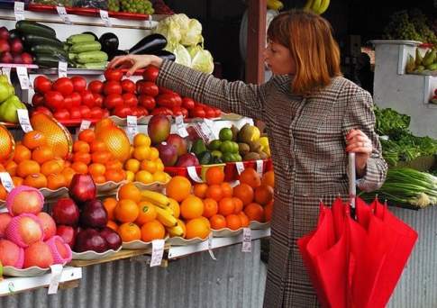 На рынке Усть-Каменогорска обнаружены некачественные продукты питания