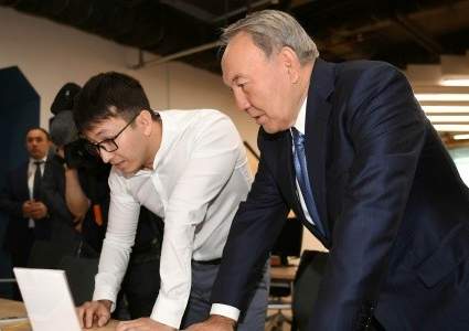 Создать в Казахстане новую генерацию IT-талантов предлагает Назарбаев