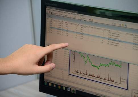 Тенге укрепился к доллару на бирже