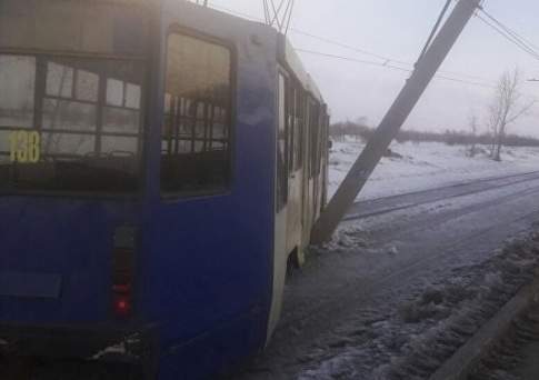 Трамвай сошел с рельсов в Павлодаре