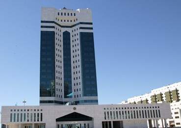 Правительство РК и республиканские объединения работодателей и работников подписали новое генсоглашение на 2015-2017 годы