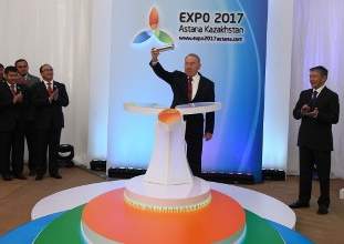 Президент Казахстана заложил капсулу под строительство EXPO-городка