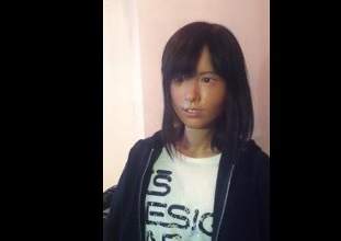 Девушка-андроид поразила посетителей выставки дизайна в Токио (видео)