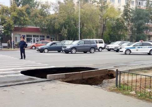 Стали известны подробности спасения женщины с ребенком в Павлодаре