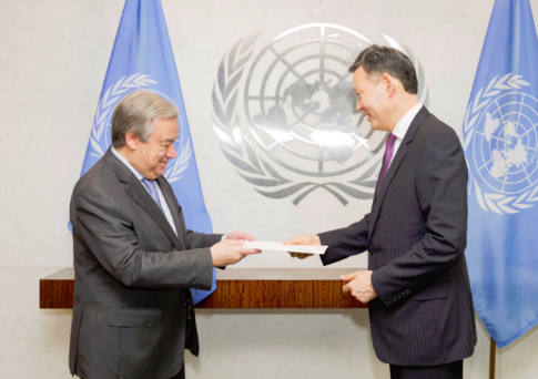 Кайрат Умаров вручил верительные грамоты Генеральному секретарю ООН
