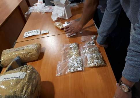 Контрабанду драгоценностей на два миллиона долларов пресекли в аэропорту Астаны