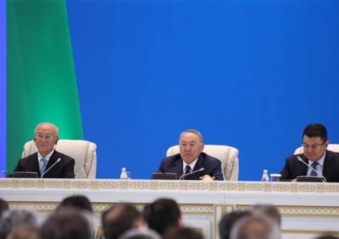 Казахстан обеспокоен ужесточением санкционного противостояния между США и Россией - Президент