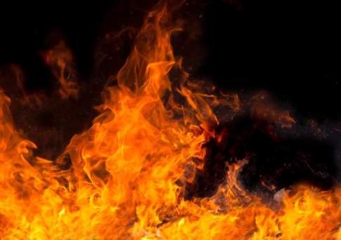 Два человека погибли в пожаре в многоквартирном доме в Астане