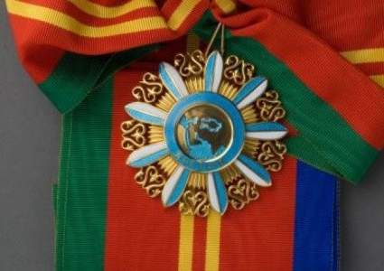 Назарбаев наградил президента Сербии орденом дружбы