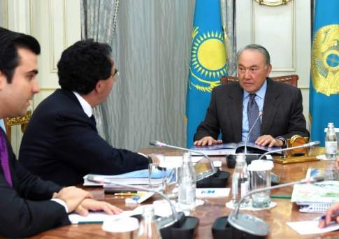 О неповторимой атмосфере Астаны рассказал Назарбаев испанскому архитектору-футуристу