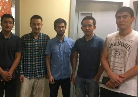 Задержанные в Египте шестеро казахстанских студентов вернулись на родину