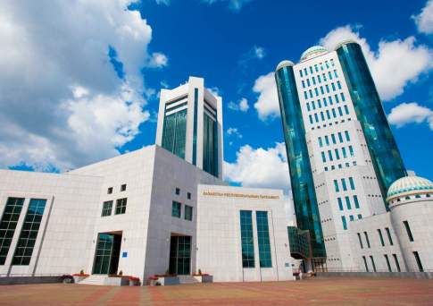 Парламент Казахстана уходит на каникулы
