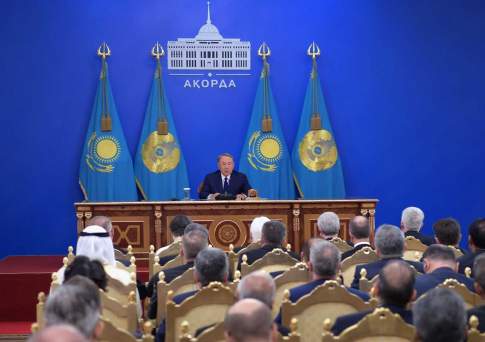 В мировой политике наступил критический рубеж, считает президент Казахстана