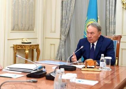 Назарбаеву доложили о ходе реализации пилотного проекта по внедрению факторно-балльной системы оплаты на госслужбе