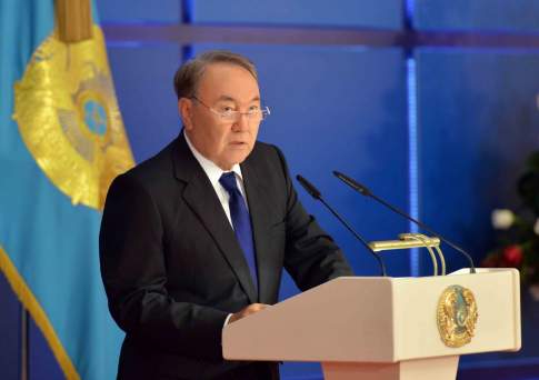 Президент Казахстана наградил премией за ядерное разоружение короля Иордании