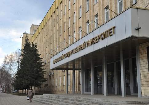 Руководство вуза в России уволено из-за фото полуголых первокурсников