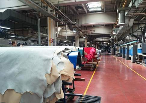 В Казахстане из-за дефицита сырья на грани закрытия десятки кожевенных заводов