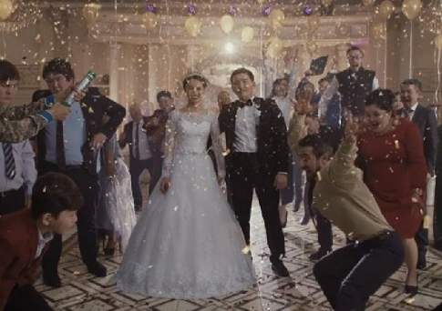 В сети набирает популярность смешной ролик о казахской свадьбе (ВИДЕО)
