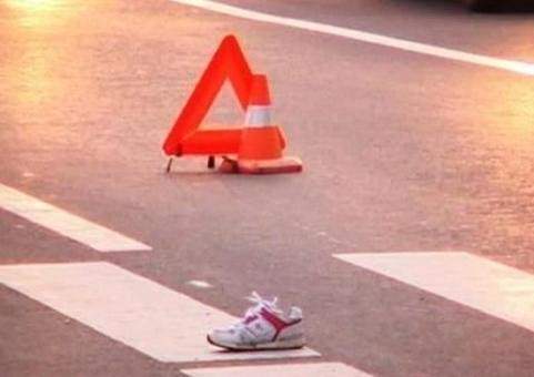 В Караганде движущийся задним ходом водитель задавил 2-х пешеходов