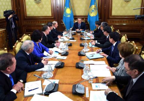 Необходимость усиления роли парламента в системе госуправления подчеркнул Назарбаев