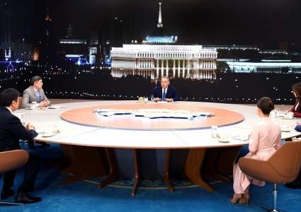 Назарбаев Киеву и Москве: чужой дядя ваши проблемы не решит, договаривайтесь сами