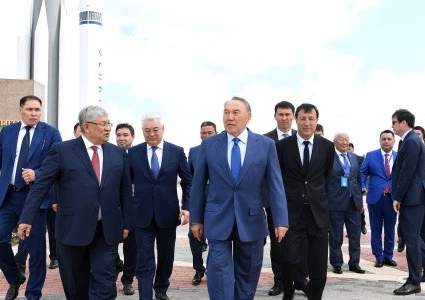  Казахстан становится полноценной космической державой – Назарбаев