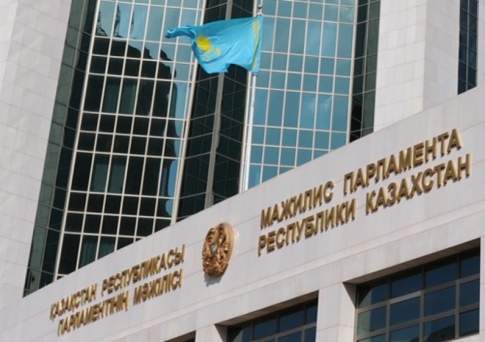 Мажилис одобрил проекты законов о республиканском бюджете и гарантированном трансферте из Нацфонда на 2019-2021 гг.