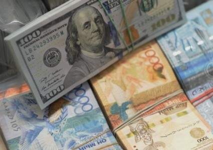 Курс продажи доллара в обменниках Астаны повысился до 362 тенге, в Алматы и Шымкенте понизился до 361,6 и 361 тенге соответственно