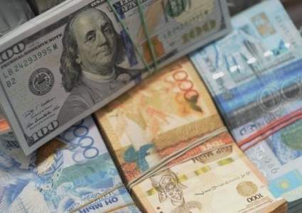 Курс продажи доллара в обменниках Алматы повысился до 366,3 тенге, в Астане и Шымкенте – до 366,5 и 367 тенге соответственно