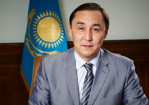 Бакытжан Абдраим досрочно сдал мандат депутата мажилиса