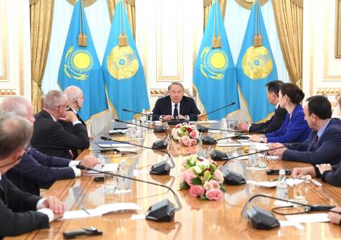 Назарбаев поблагодарил зарубежных экспертов за ценные советы в деле конституционного строительства
