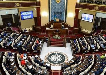 Мажилис одобрил проект закона о естественных монополиях