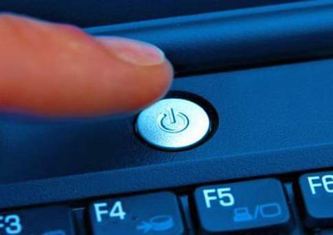  Засидевшимся на работе казахстанским госслужащим отключают компьютеры