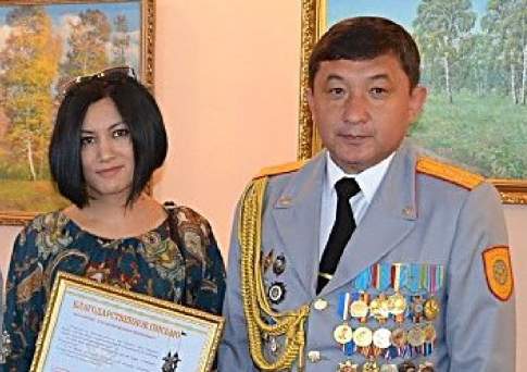 Полиция  Северо-Казахстанской области наградила администратора букмекерской конторы за раскрытие преступления