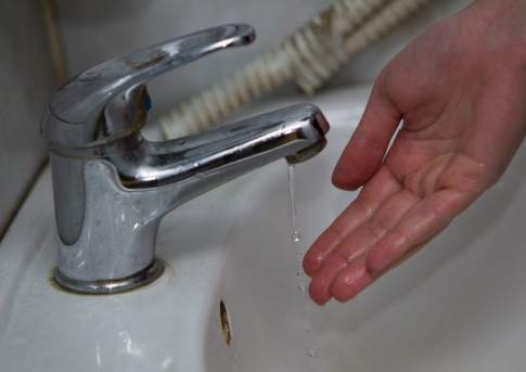 Холодную воду временно отключат в трех районах Алматы из-за ремонтных работ