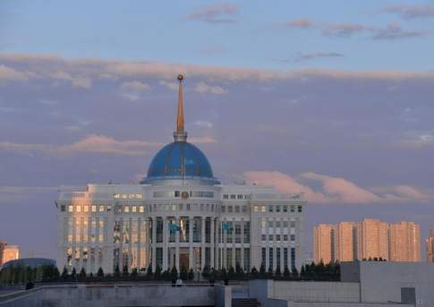 Президент Казахстана соболезнует в связи с кончиной государственного деятеля Караманова