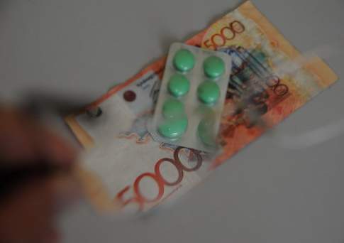 Устранить перебои с поставками лекарств в регионы в январе 2018 году пообещал Биртанов