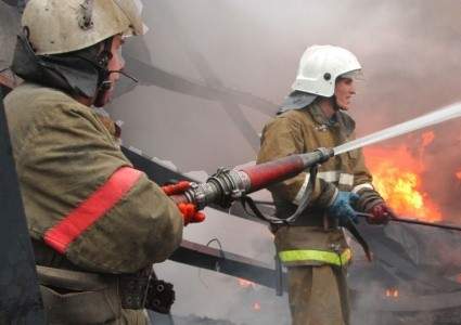 Из-за пожара в средней школе Балхаша эвакуированы 110 человек