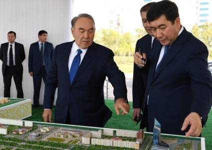Участок застройки жилых массивов в районе «Юго-Восток» Караганды осмотрел Назарбаев